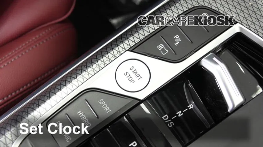2023 BMW 330e xDrive 2.0L 4 Cyl. Turbo PHEV Horloge